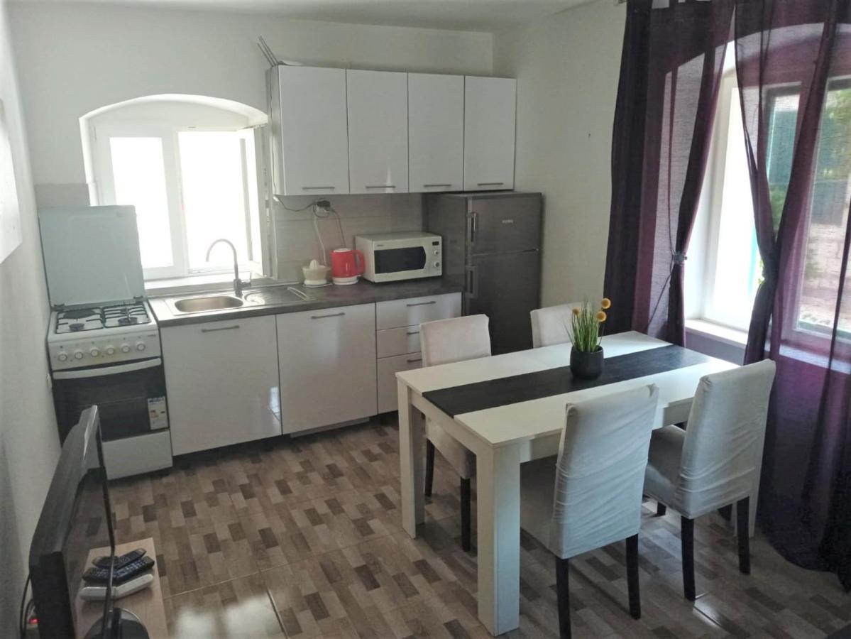 Apartment Karlito Kaštela المظهر الخارجي الصورة