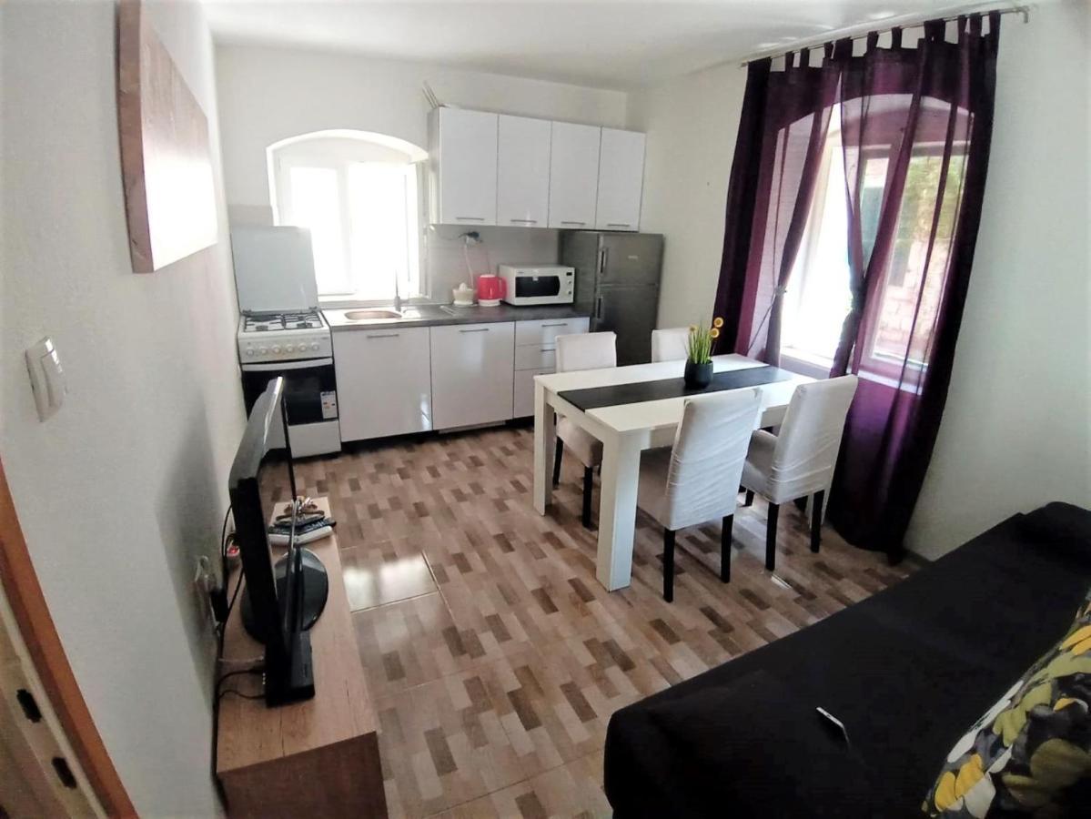 Apartment Karlito Kaštela المظهر الخارجي الصورة